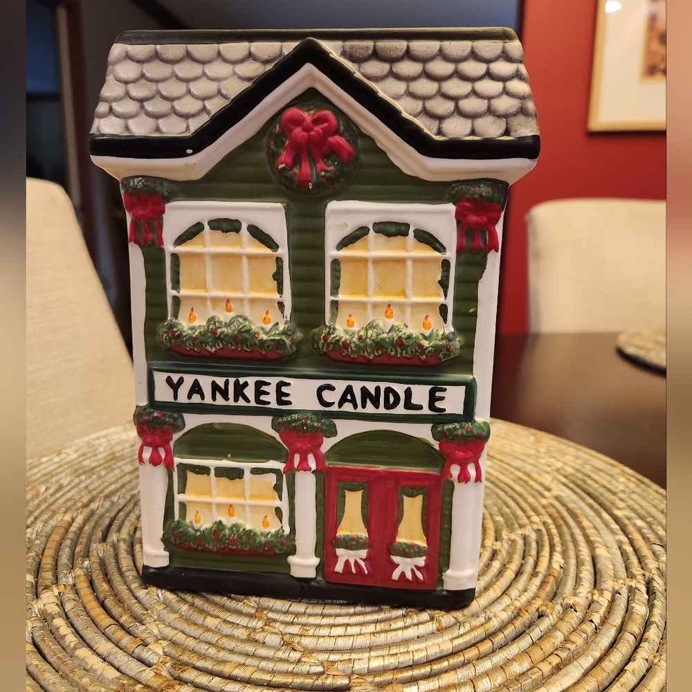 Yankee Candle Ceramic Christmas Store - Candle Holder